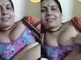 Mature Indian wife indulges in public sex with her lover on video call