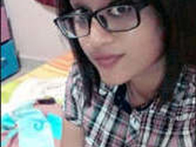 Tamil desi girl misses a selfie, capturing every moment in video