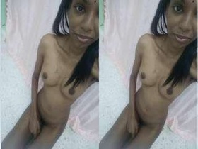 Intimate glimpse of a Tamil beauty baring her breasts and intimate parts