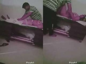 Desi bhabhi enjoys hardcore sex with masseur