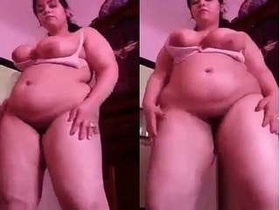 Pakistani wife displays her curves in revealing outfit