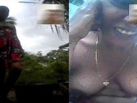 Tamil babe from Salem village flaunts her boobs in a bathtub