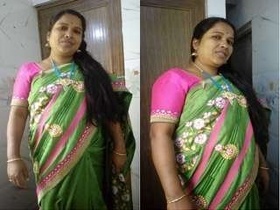 Desi bhabi Shehani cheats on her husband with her lover