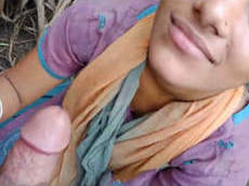 Outdoor adventure leads to a blowjob in the sugarcane field