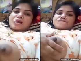 Bangladeshi housewife flaunts her large breasts on video call