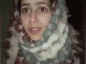 Indian woman masturbates and gives blowjob