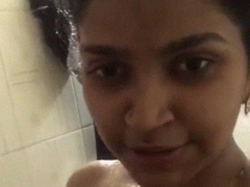 Tamil girl takes nude selfies while bathing in the shower
