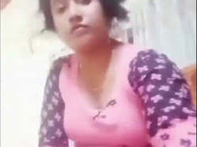 Unsatisfied desi bhabi displays her body