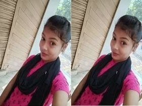 Secretly recorded video of a stunning Indian girl taking a bath