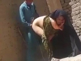 Pakistani couple has open-air sex in public