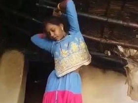 Lady Dehati Bihari's naughty solo show