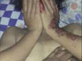 Desi bhabhi with camera shyness gets laid