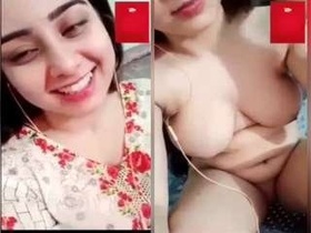 Busty Pakistani girl flaunts her assets