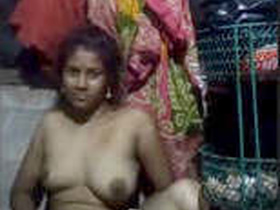 Rustic Indian bhabhi flaunts her naked body