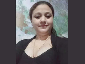 Desi auntie seductively undresses with audio cues