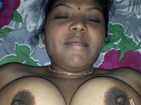 Vin Manoj's big boobs and desi puss get fucked in Kerala