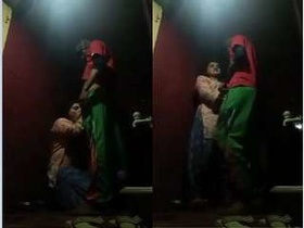Bhabhi gets fucked by her Pakistani lover in amateur video