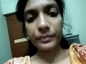 Village girl exposes hairy pussy and bloody period in MMS
