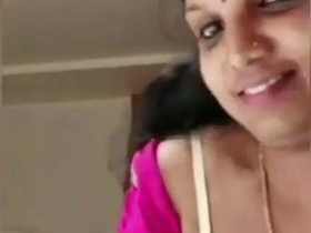 Nude selfie of a Kerala woman in solo porn video