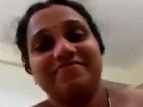 Indian aunt rides on camera in homemade video