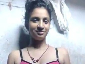Indian girl Ria shows off her body in a solo video