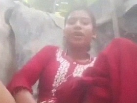 Dehati Bengali girl uses dildo for masturbation in sexy video