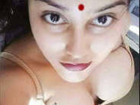 Mallu babe flaunts her big boobs and pussy in part 1