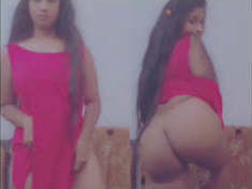 Indian girl flaunts her sexy butt in solo video