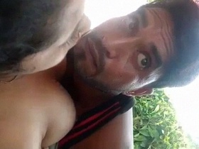 Desi couple from Bhopal indulges in outdoor sex in chudai video