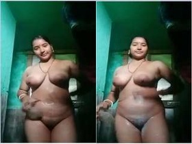 Desi Budi's intimate bathing session with Bangla audio