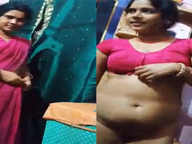 Desi bhabhi flaunts her naked body on camera
