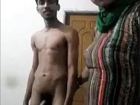 Customer has anal sex with shemale