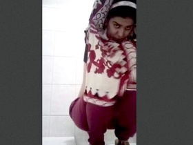Watch the steamy action in this bathroom video
