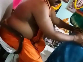 Indiana pandit indulges in steamy session with auntie