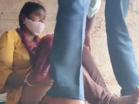 Telugu randi gets fucked hard in this steamy video