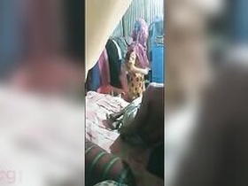 Desi girl gets intimate with her Bangladeshi boyfriend in close-up video