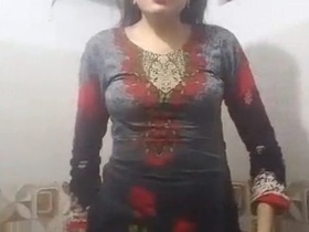 Desi bf records steamy bathroom encounter