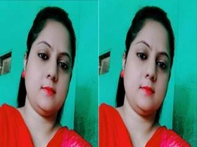 Indian girl masturbates in part 1 of video