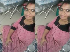 Mallu bhabhi flaunts her big boobs and shaved pussy in video call