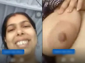 Indian aunt bares her breasts and privates in explicit video