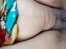 Indian housewife shows off her erogenous zones in the great outdoors