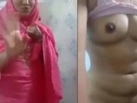 Muslim desi girl reveals her breasts and vagina in explicit video