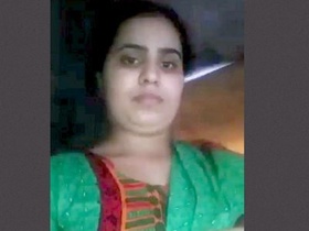 Curvy Indian bhabhi with big boobs and wet pussy