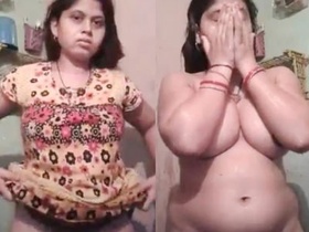 Indian bhabhi flaunts her stunning physique in a hot video