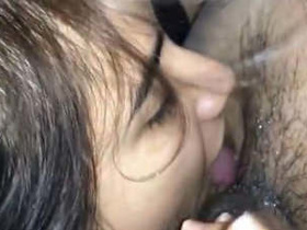 Indian bhabi gives a hot and sexy blowjob