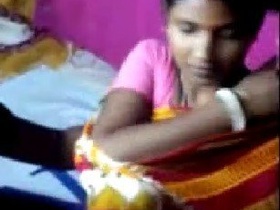 Desi bhabi caught fucking her neighbor guy's dick in MMS video