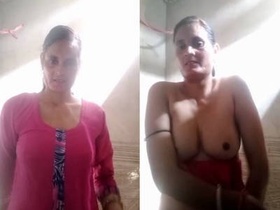 Aunty gets naked in the bathtub for your pleasure