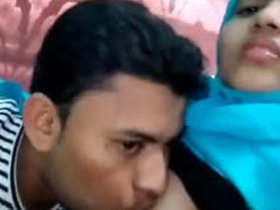 Lucknow college girl Faheema's breasts sucked by boyfriend