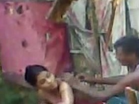 Bhabhi and her lover enjoy steamy outdoor romance in Indian village