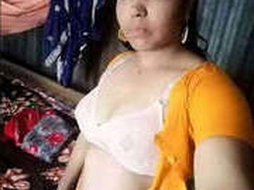 Aunty in sexy cloths teases and pleases